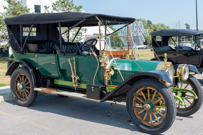 Illustration for article titled Horseless Carriages Visit Our Museum